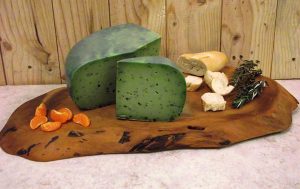 queso verde, queso pesto verde, queso gouda verde, queso albahaca y ajo