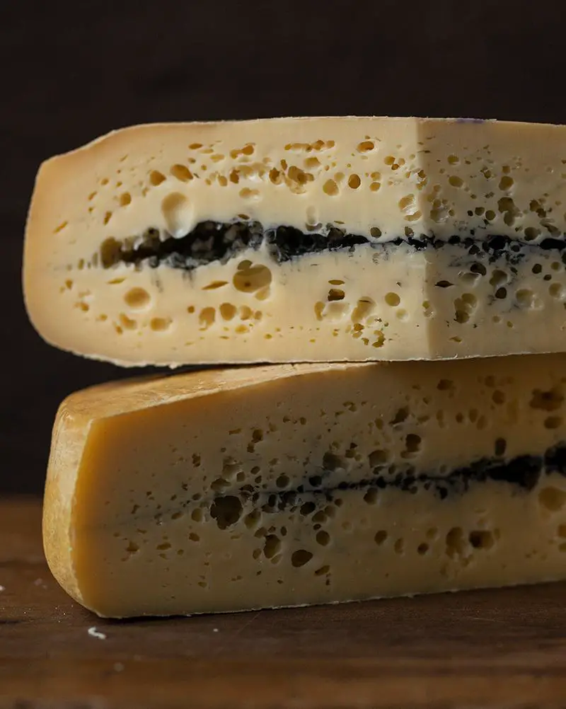 queso morbier, queso morbier usos, queso morbier ceniza, quesos franceses, queso morbier sabor, queso morbier origen, queso morbier nombre