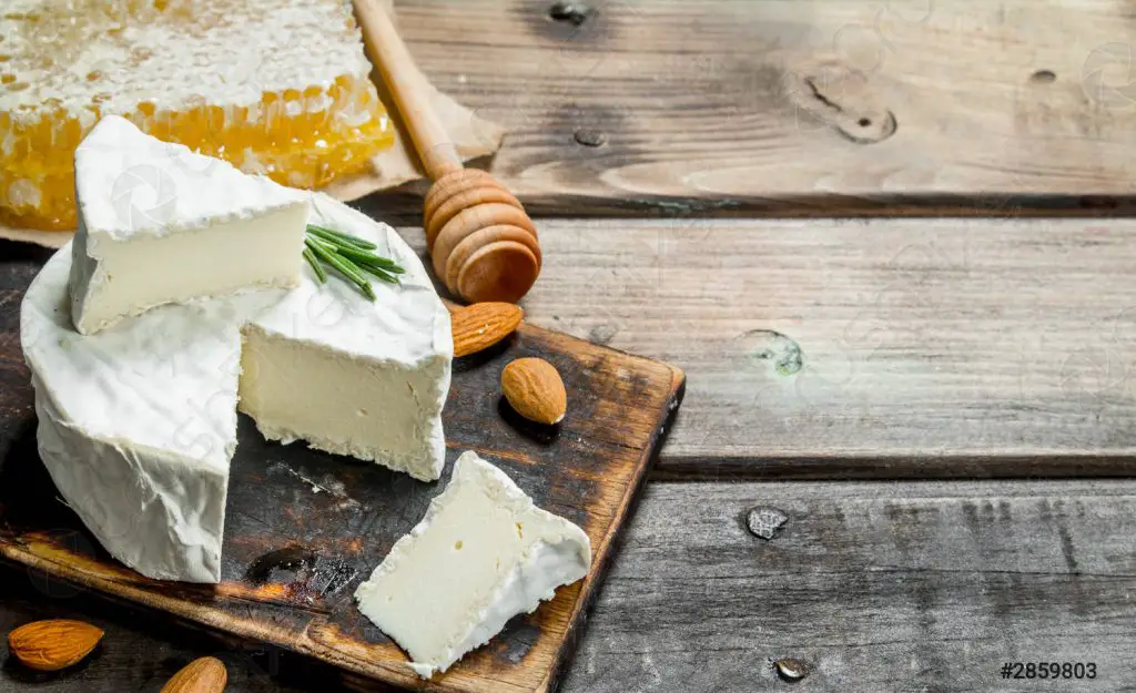 Queso Brie ¿Qué es y cuál es su origen? Rosalat Queso Brie ¿Qué es y cuál es su origen? Rosalat