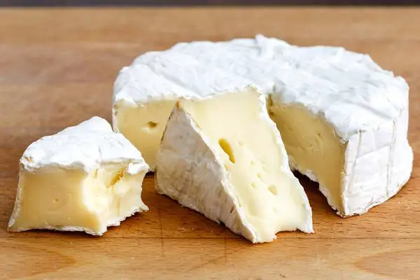 Brie cheese: What is it and which is its origin
