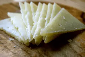 queso manchego curado, queso manchego, queso manchego sabor, queso manchego españa, queso manchego caracteristicas, origen queso manchego,