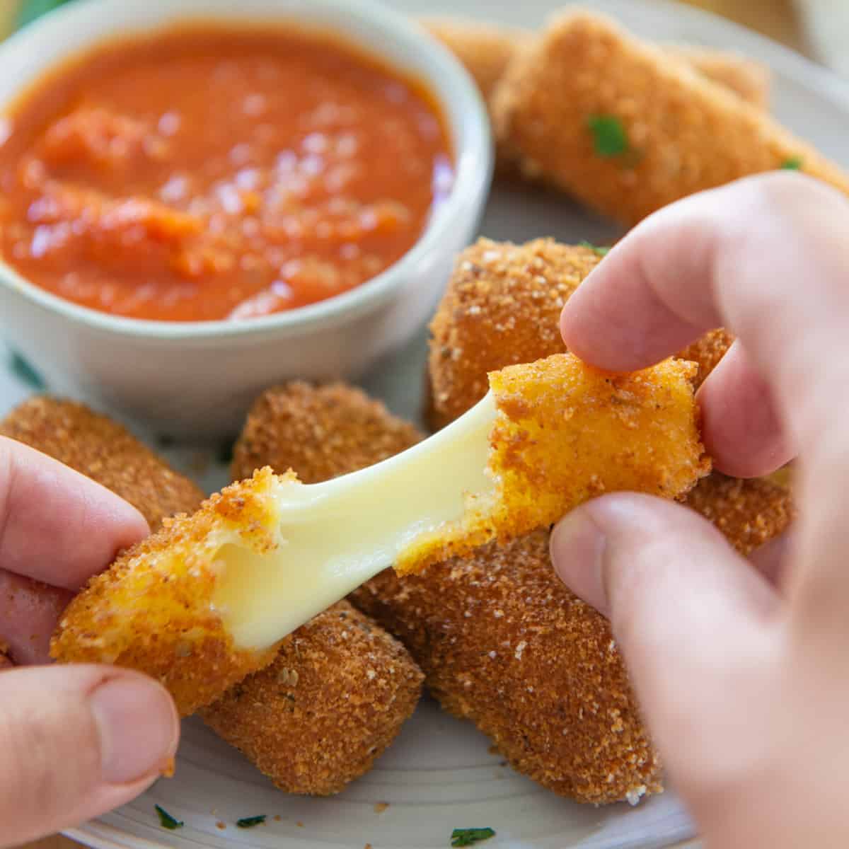 bastones de muzzarella, bastones de queso, palitos de queso, palitos de muzzarella, mozzarella sticks, muzzarella sticks