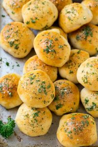 bombitas de queso, bombas de queso, bombitas de ajo y queso, receta bombitas de queso