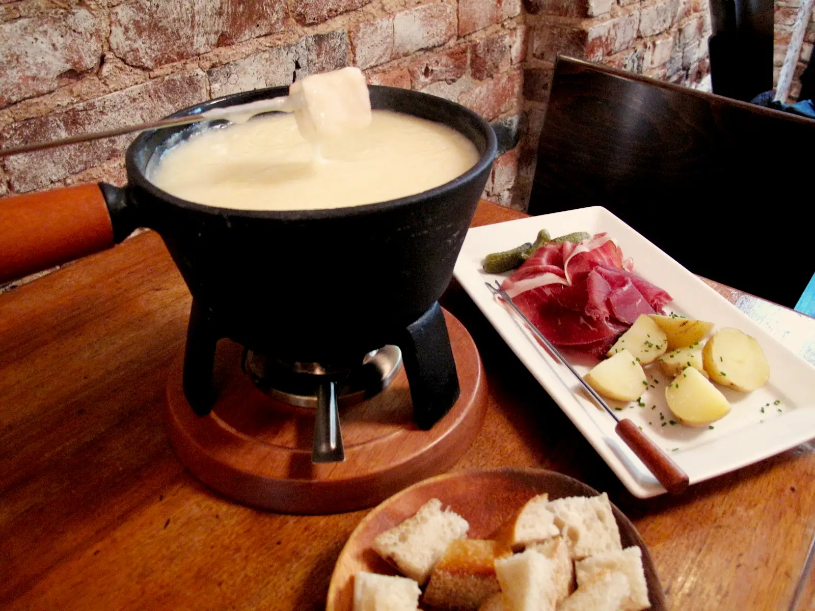 fondue de queso, receta fondue de queso, fondue de queso suizo, receta original de fondue
