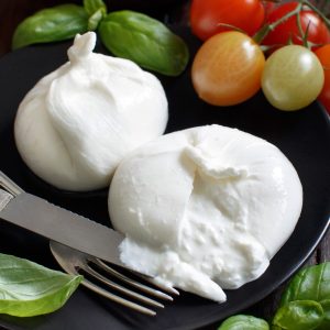 queso burrata, queso burrata origen, queso burrata recetas, diferencia burrata mozzarella