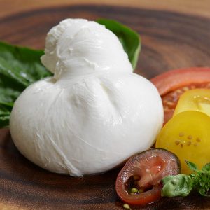 queso burrata, queso burrata origen, queso burrata recetas, diferencia burrata mozzarella