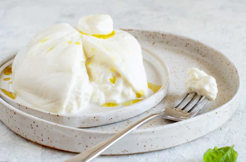 queso burrata, queso burrata origen, queso burrata recetas, diferencia burrata mozzarella